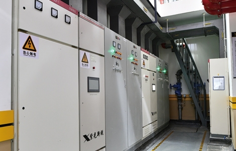 成排配電柜